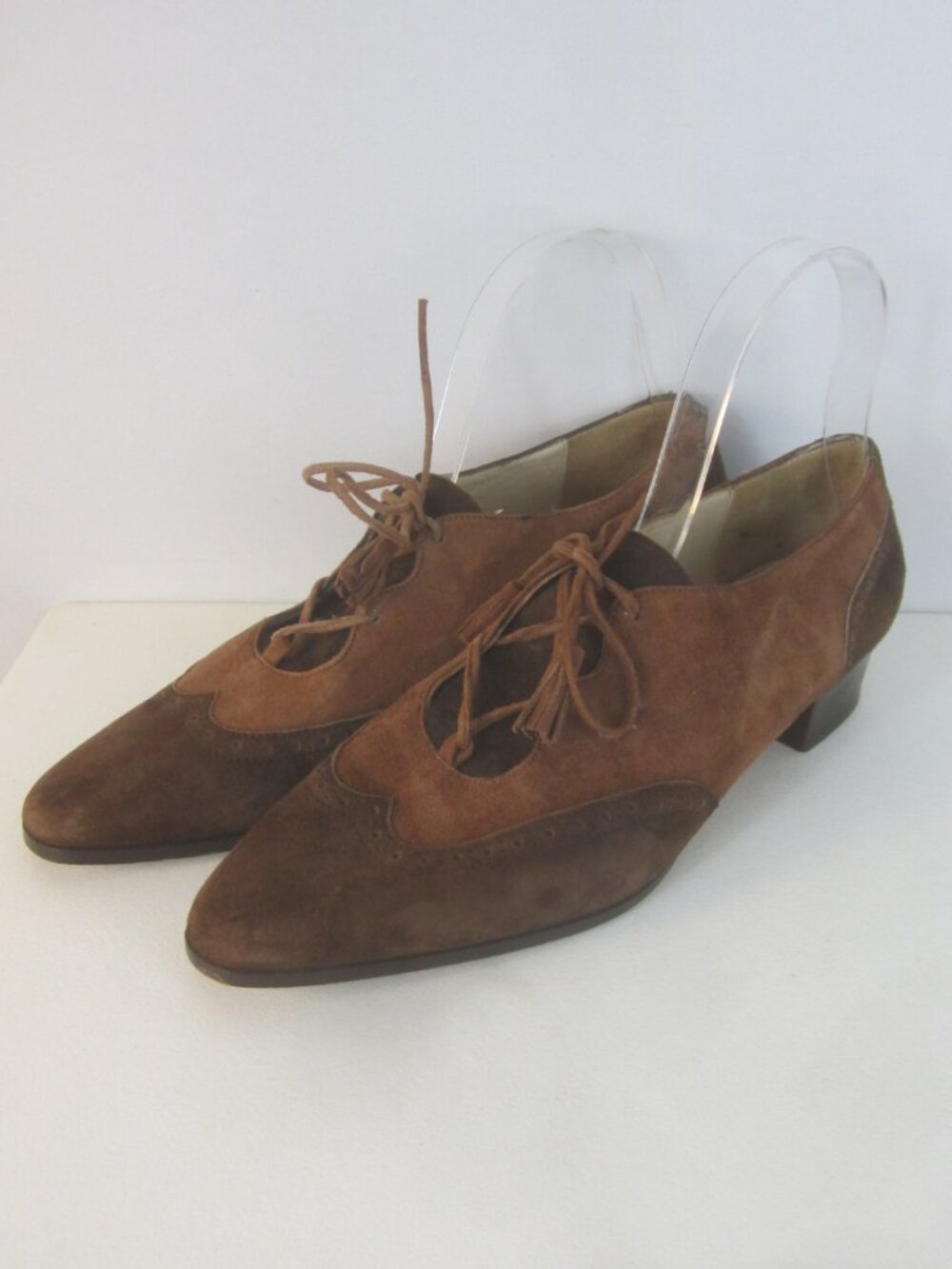 Vtg Saks Fifth Avenue Women 8 - 8.5 Brown Suede Wingtip Lace Shoes Heels Italy